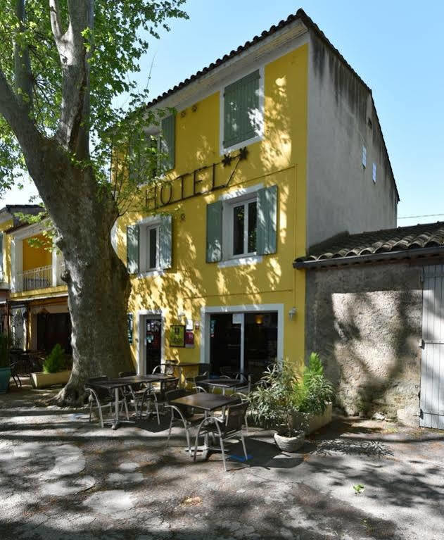 Hotel Logis De L'Etang à Cucuron Extérieur photo